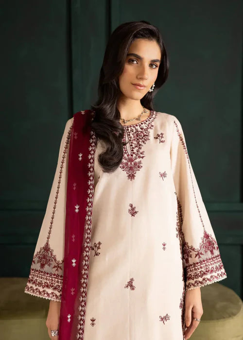 High-quality embroidered fabric of the Ivory Rua 3-piece ensemble.