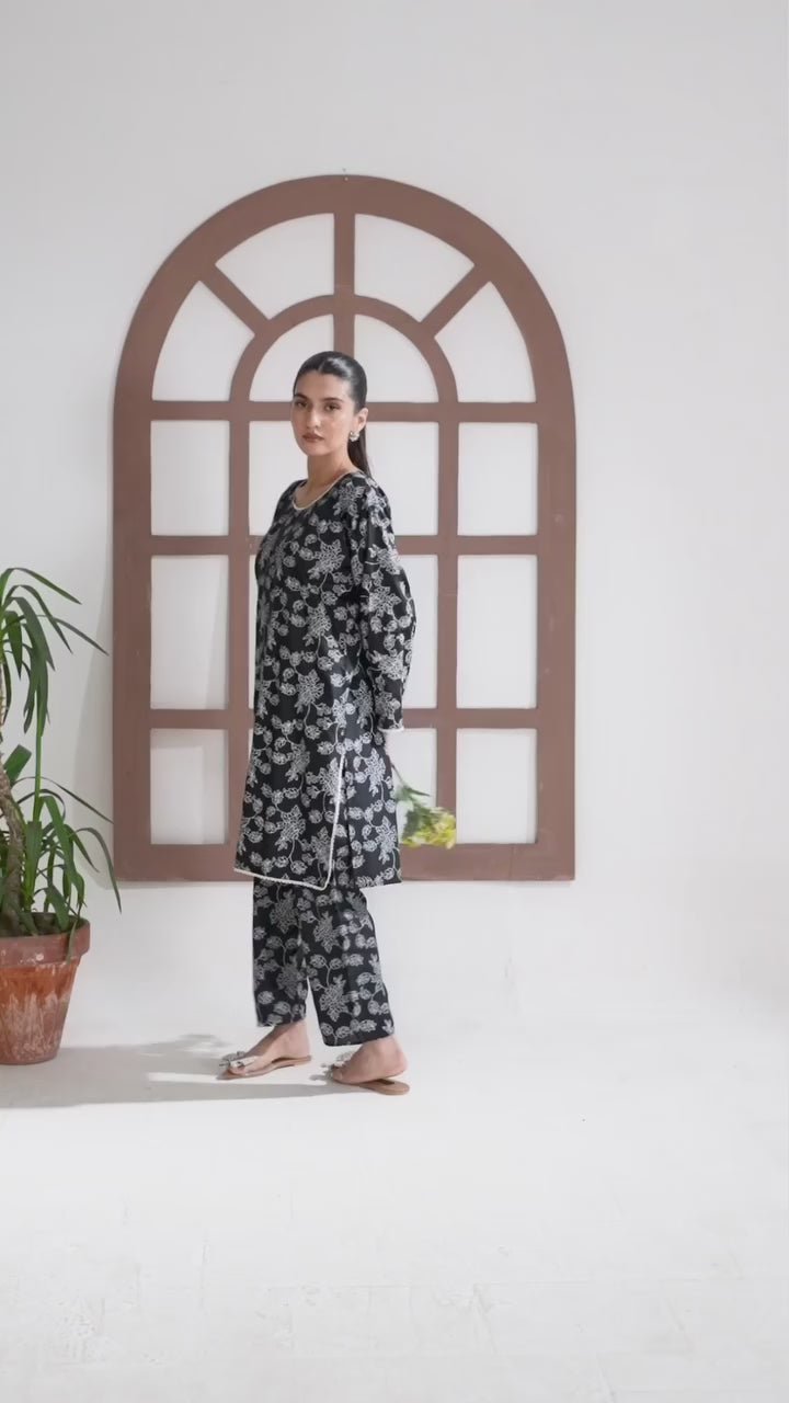 Gulaab black 2pc