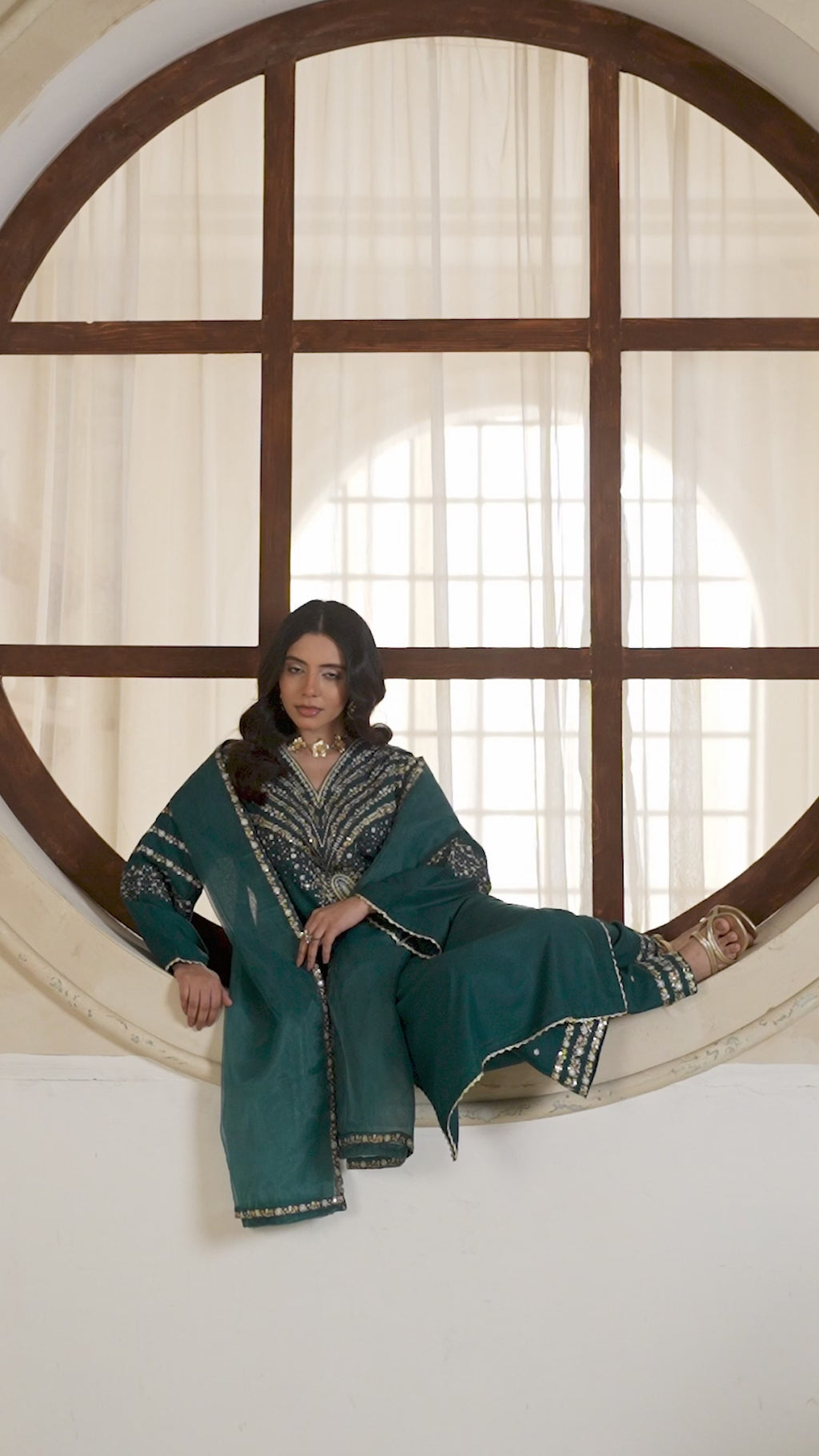 High-quality teal fabric with detailed needlework for Jazmine 3-piece set.
